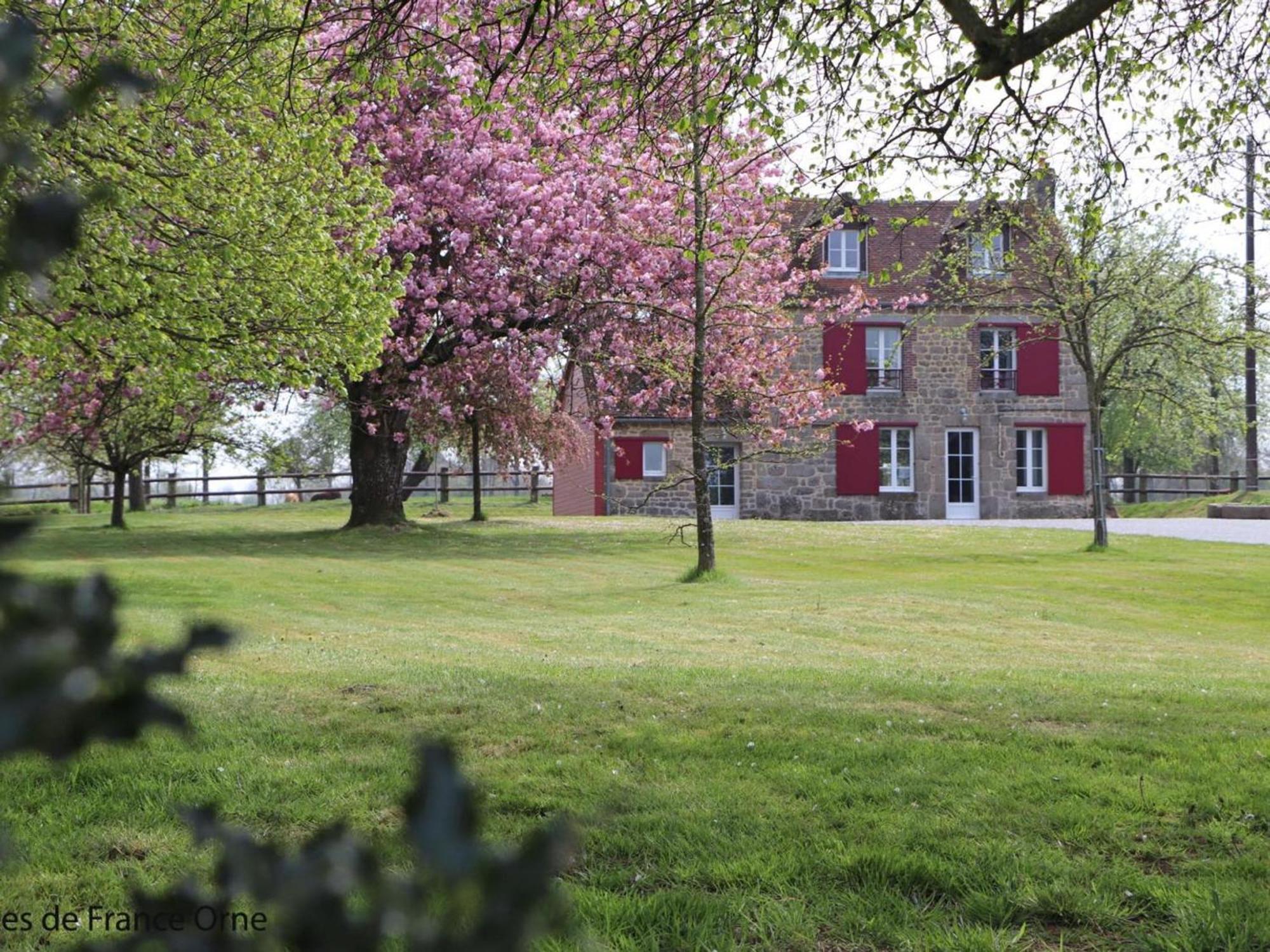 Maison Normande Renovee Avec Grand Jardin, Ideale Pour Famille, Proche Lac Et Randonnees - Fr-1-497-143 Menil-Gondouin Exterior foto